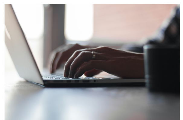 How to Get Your First 1,000 Blog Visitors (Step-by-Step for Beginners)